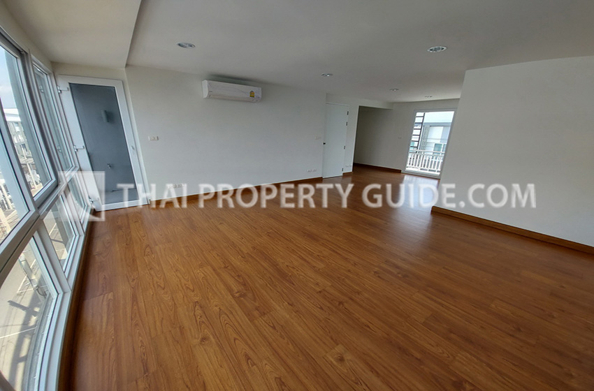 Townhouse in Lat Phrao 